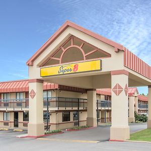 Super 8 By Wyndham Tulsa